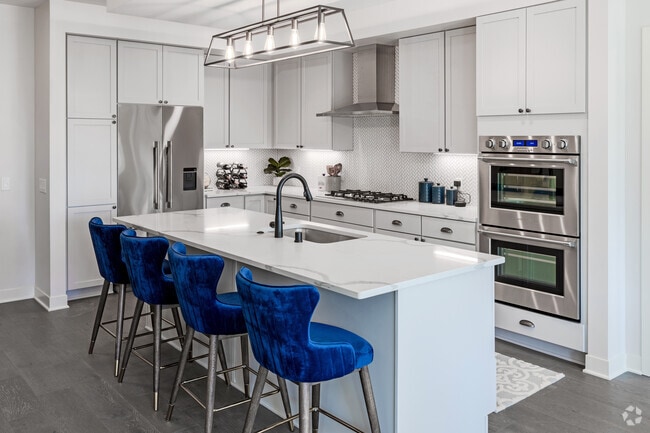 2BR, 2BA - B4 - The Lorient