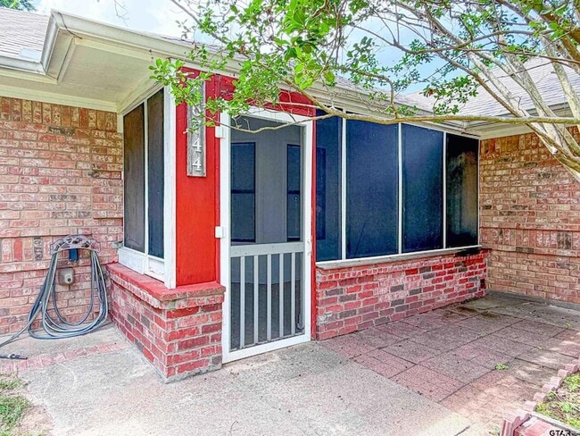Photo - 16744 Overland Stage Dr