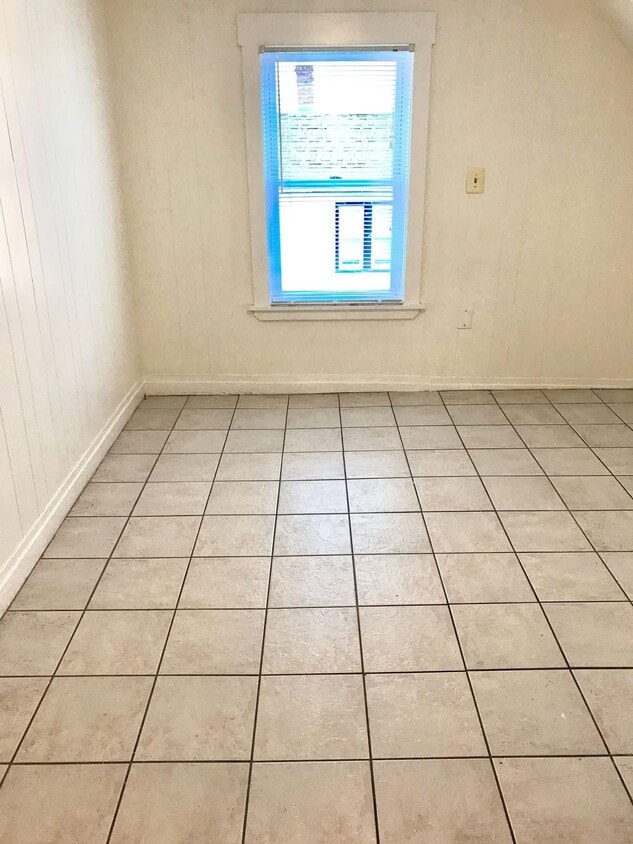 Floor Plan - 211 Chelsea #3