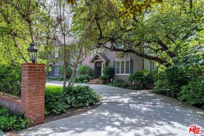 Photo - 226 Palisades Ave