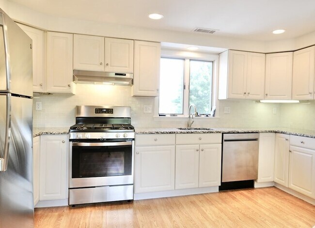 Photo - 120 Farwell St Unit 2