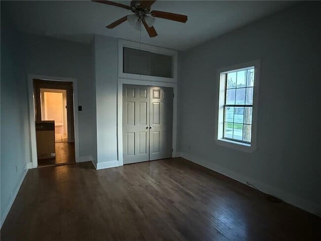 Photo - 2500 Monroe St