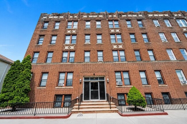 Building Photo - 117 Corbin Ave Unit 107