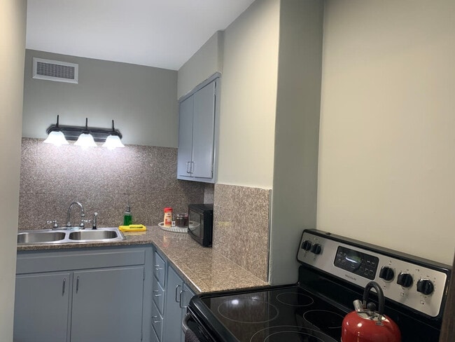 Photo - 300 Peachtree St Unit ID1299382P