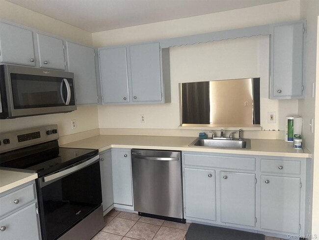 Photo - 10 Kensington Way