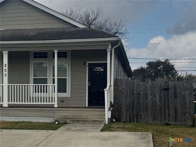 Building Photo - 203 Palmwood Dr Unit B