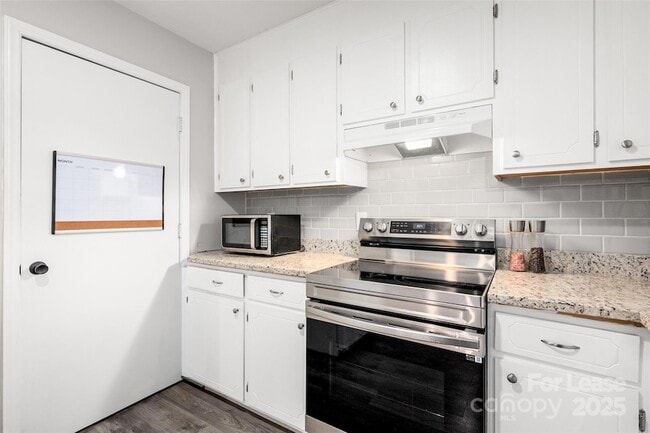 Photo - 1422 Delane Ave