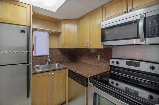Photo - 800 West Ave Unit 509