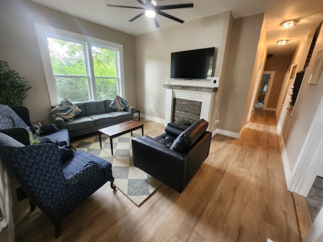 Photo - 203 Brockman Ave Unit SI ID1312675P