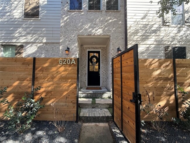 Building Photo - 620 Rutland St