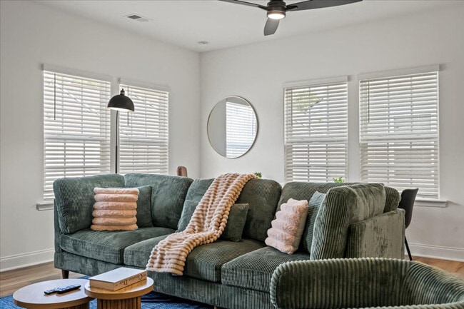 Building Photo - 7047 Lash Ln Unit ID1284684P