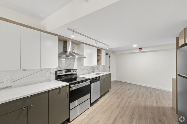 The Rise - 2BR, 1BA - 740SF - Kitchen - Up House