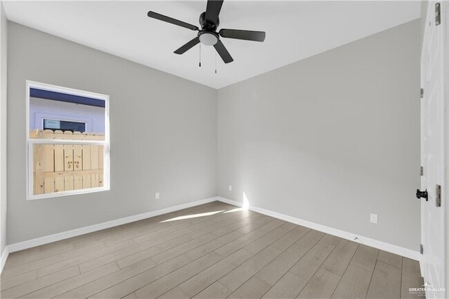 Photo - 909 W 13th St Unit 1