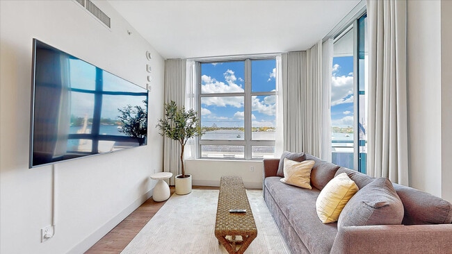 Building Photo - 777 N Ocean Dr Unit ID1234542P