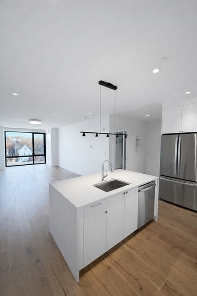 Building Photo - 1121 Dorchester Ave Unit 302