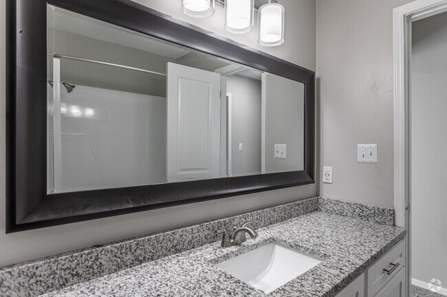 2BR, 1.5BA - 1,000 SF - Hazel - The Life at Rolling Meadows