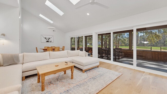 Building Photo - 176 Old Cedar Loop Unit ID1253452P