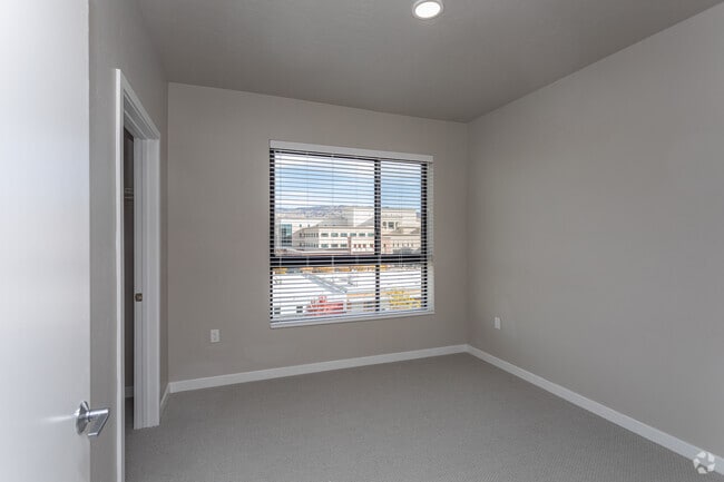 Photo - Jules on 3rd