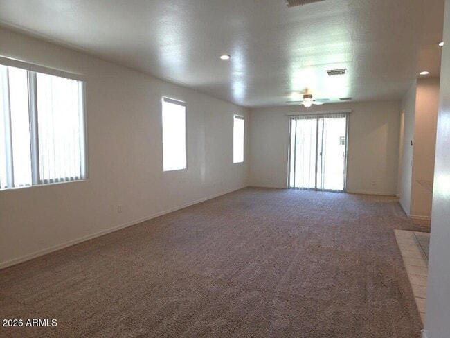 Photo - 10825 W Taylor St