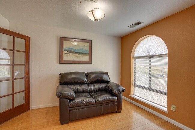 Building Photo - 420 Phoenix Cir Unit ID1304931P