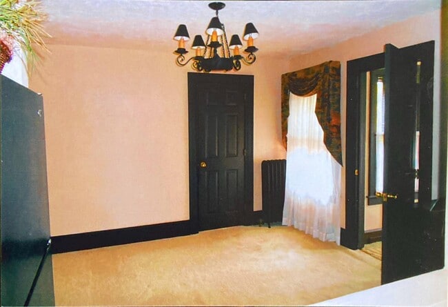 apt 5 - 1537 S Water St