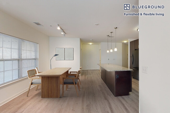 Photo - 80 North Centre Ave-SI FL3-ID2283A