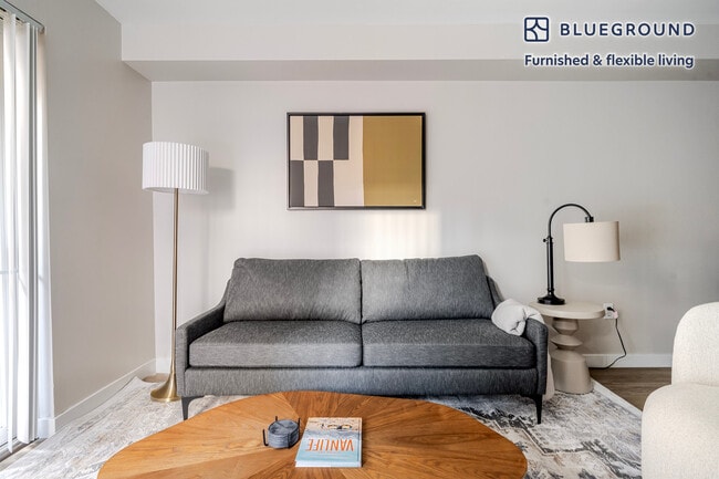 Photo - 526 Yale Ave N Unit SI FL2-ID992