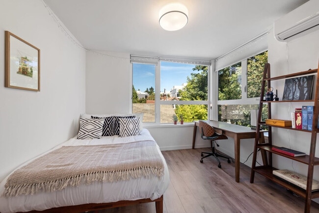 Photo - 422C 10th Ave E Unit SI FL4-ID1035863P