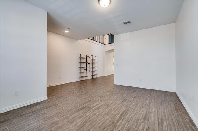 Photo - 1726 Cherub Cheer Row