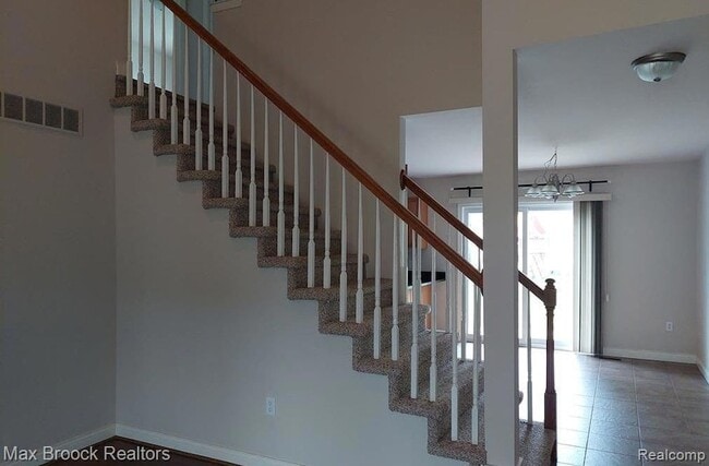Photo - 1115 Birchwood Ave