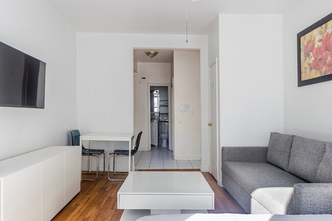 Building Photo - 318 E 80th St Unit SI ID1032025P