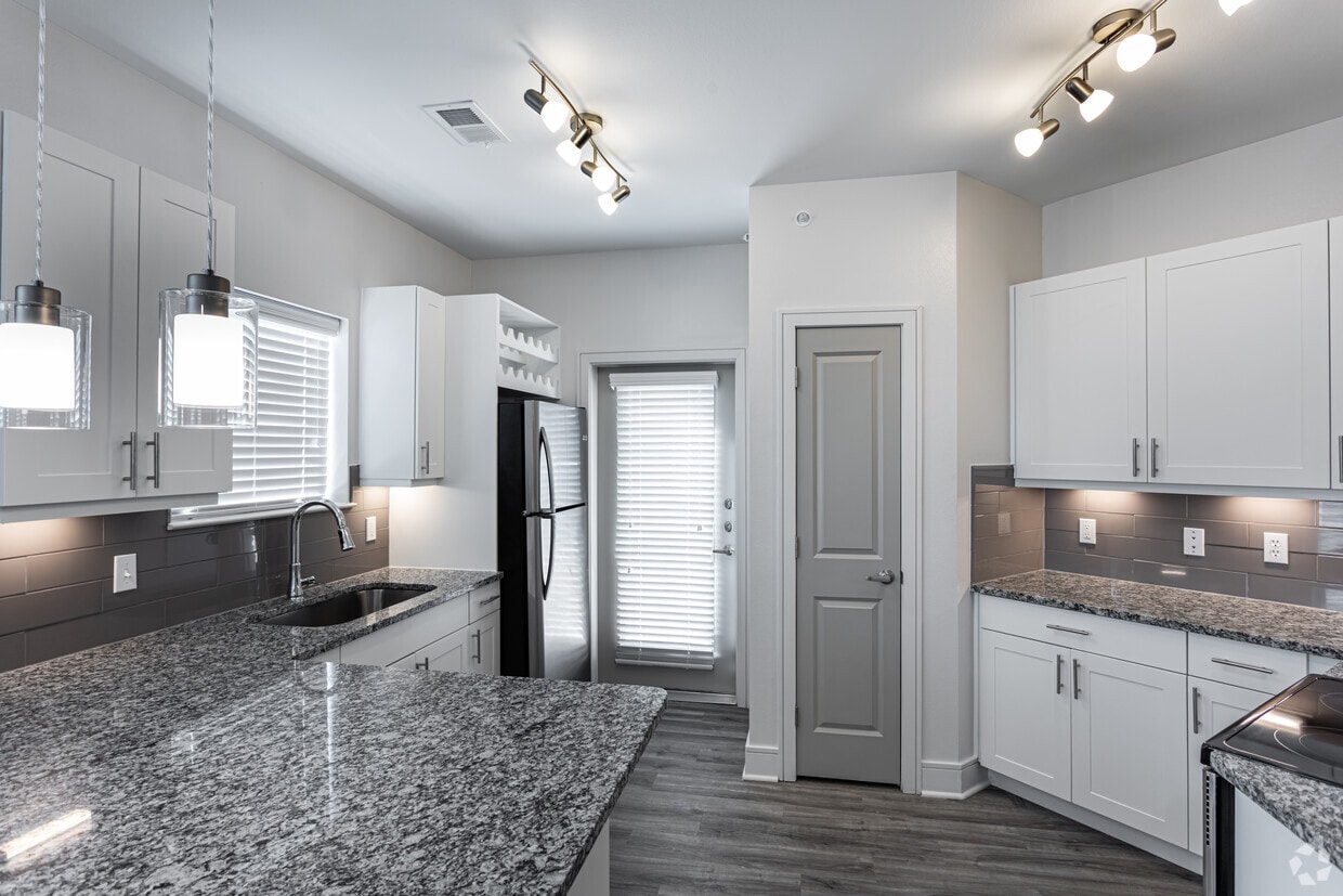 Floor Plan - B3 Upper w Garage