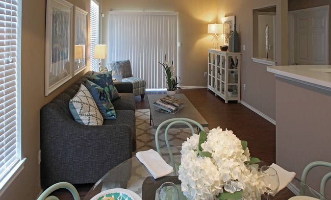 Photo - Madison Court Apartments