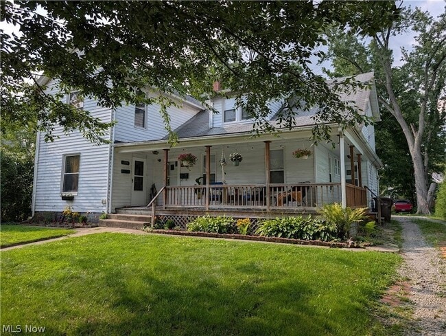 Building Photo - 339 Harris St