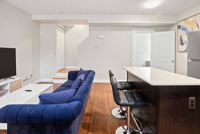 Photo - 701 E Kirby St Unit ID1228682P