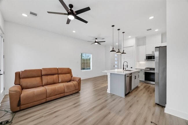 Photo - 314 Neyland St