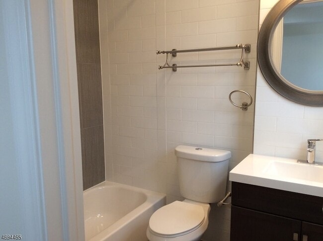 Photo - 104 Broughton Ave Unit 1B
