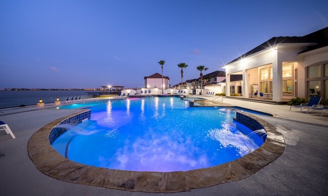 Building Photo - La Joya by Azali