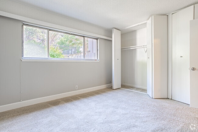 1100 Lincoln Ave - 1BR, 1BA - 675 SF - Oak & Iron