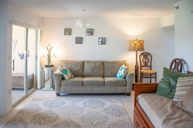 Building Photo - 275 Palm Ave Unit SI ID1631324P