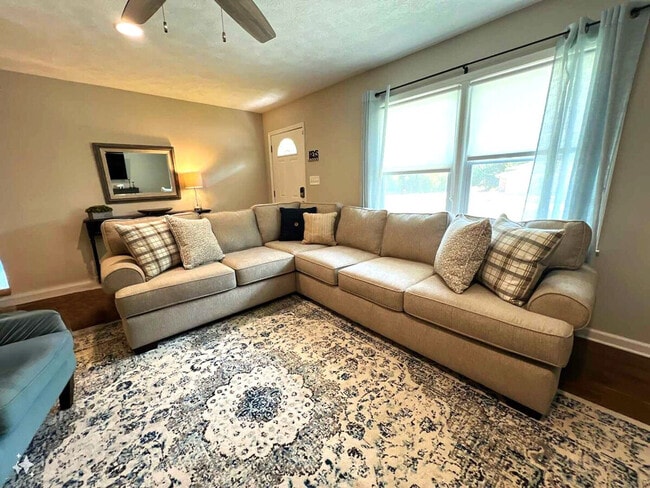 Photo - 941 Pine Manor Unit ID1234809P