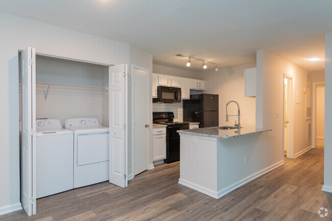 2BR, 2BA - 950SF - The Willow