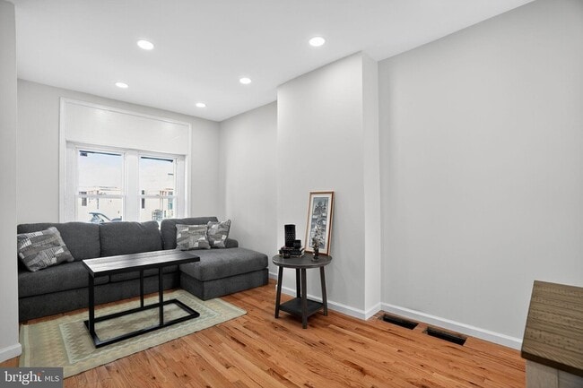 Photo - 4324 Otter St