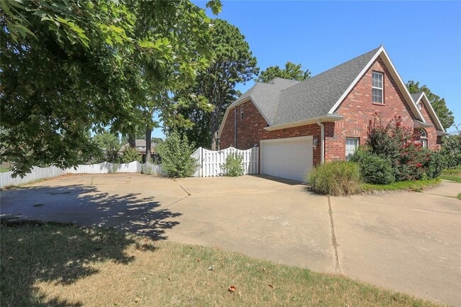Photo - 5300 S 44th Pl