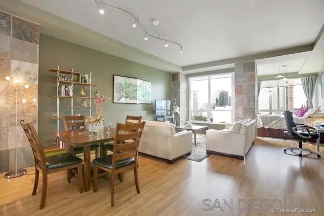 Photo - 350 W Ash St Unit 811