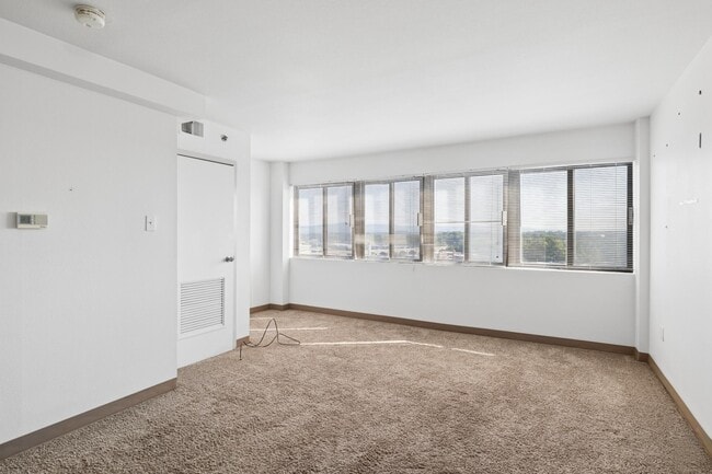 Living Area - Pennsylvania Place Apartments