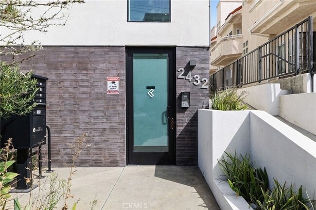 Photo - 2432 Penmar Ave