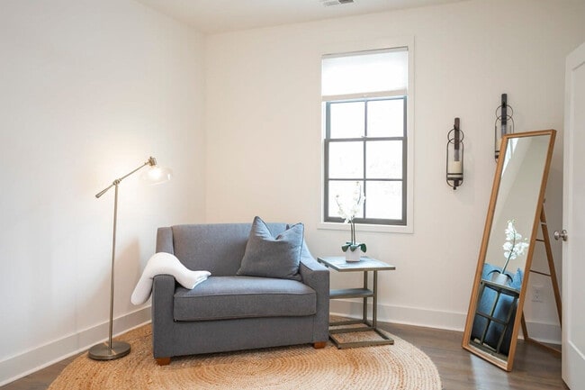 Photo - 119 E Fowlkes St Unit ID1312407P