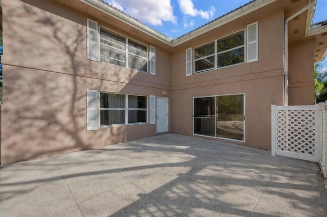 Photo - 1945 Stratford Way