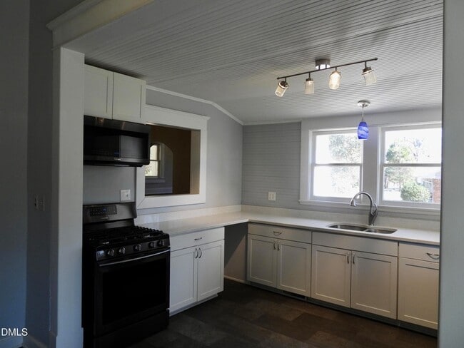 Photo - 483 W Salisbury St